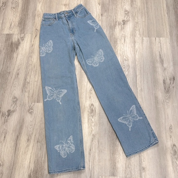 Hollister Vintage Stretch Ultra High-Rise Dad Jean Light Wash Butterfly Graphics - Picture 2 of 6